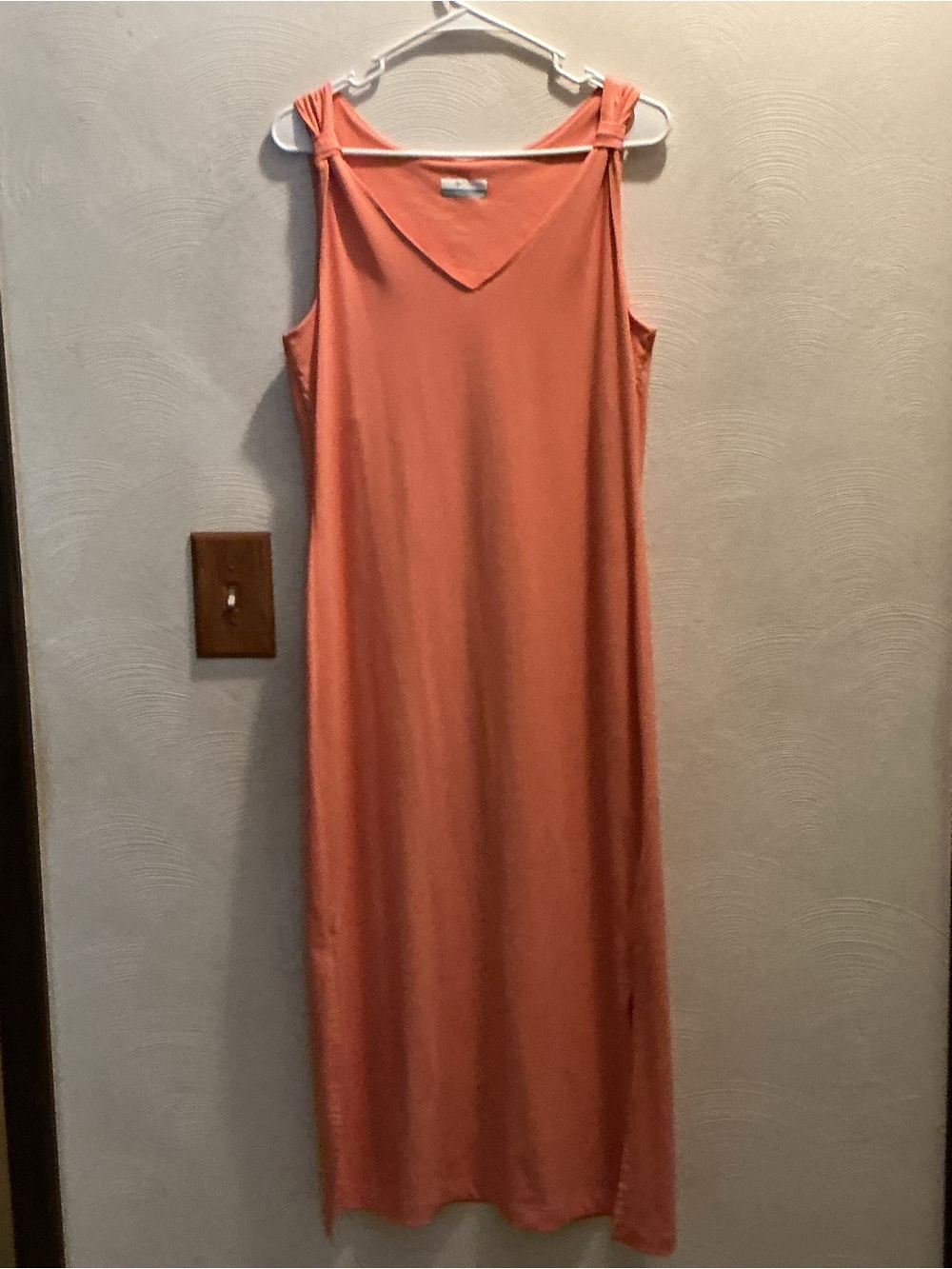 Columbia Women’s Classic Sleeveless Light Coral Maxi Dress. Size M. V- Neck.